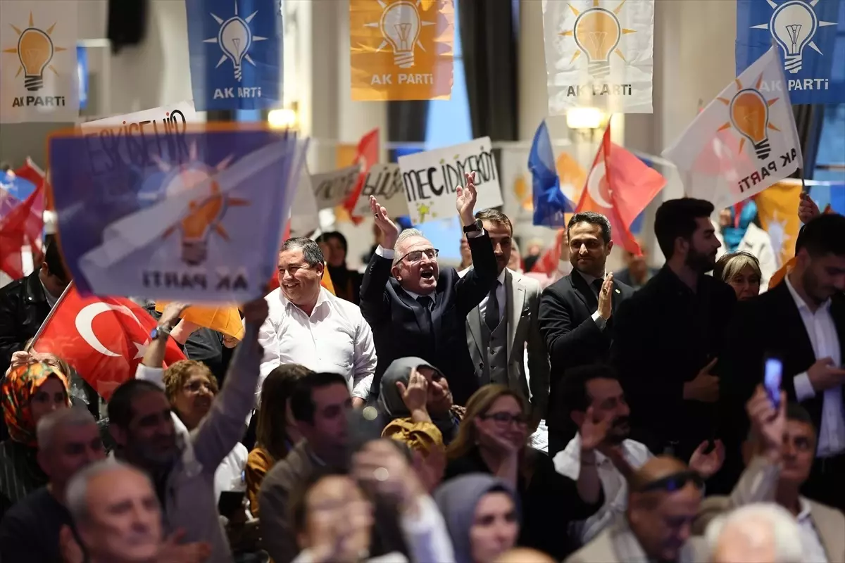 AK Parti İstanbul'da İlçe Danışma Meclisleri