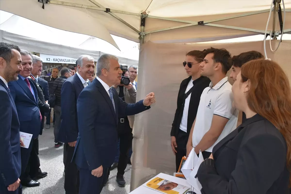 Konya'da Mesleki Eğitim Fuarı Açıldı