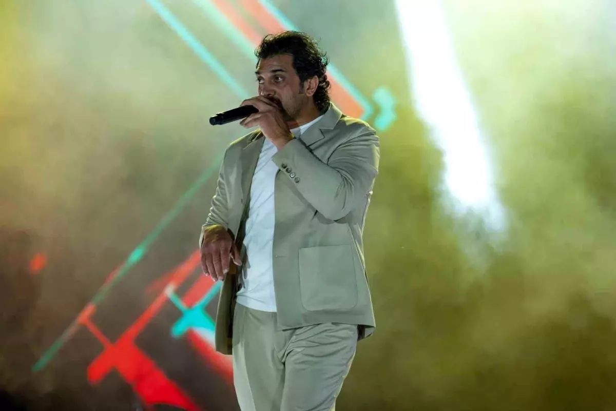 Bayhan Manisa'da Coşkuyla Konser Verdi