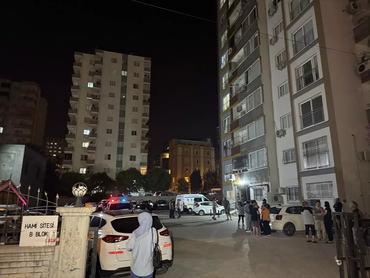 Bıçaklı Kavga: Genç Kız Öldürüldü, Fail İntihar Etti