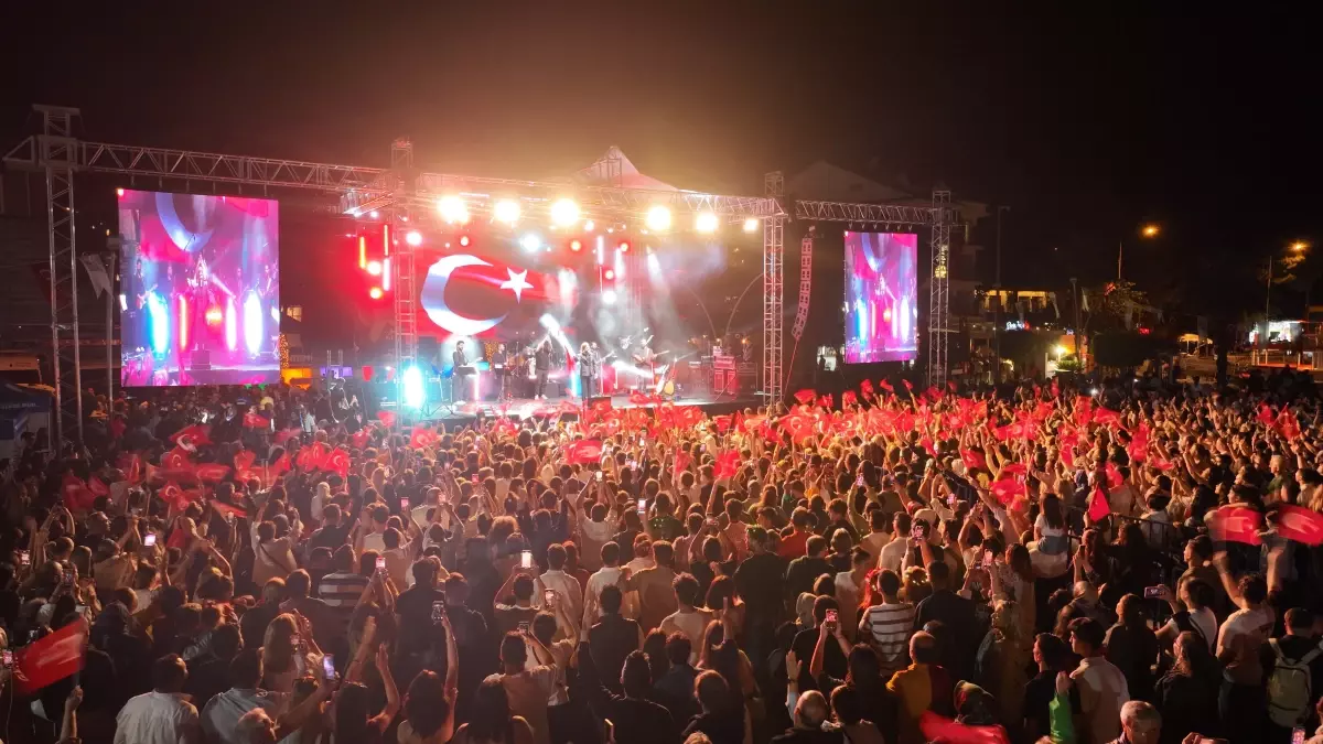 Koray Avcı Fethiye'de 19 Mayıs Kutlamasında