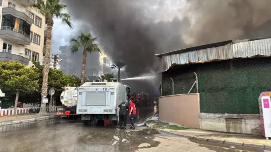 Mersin'de Fabrikada Yangın Çıktı