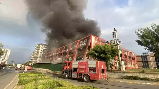 Mersin'de Fabrika Yangını