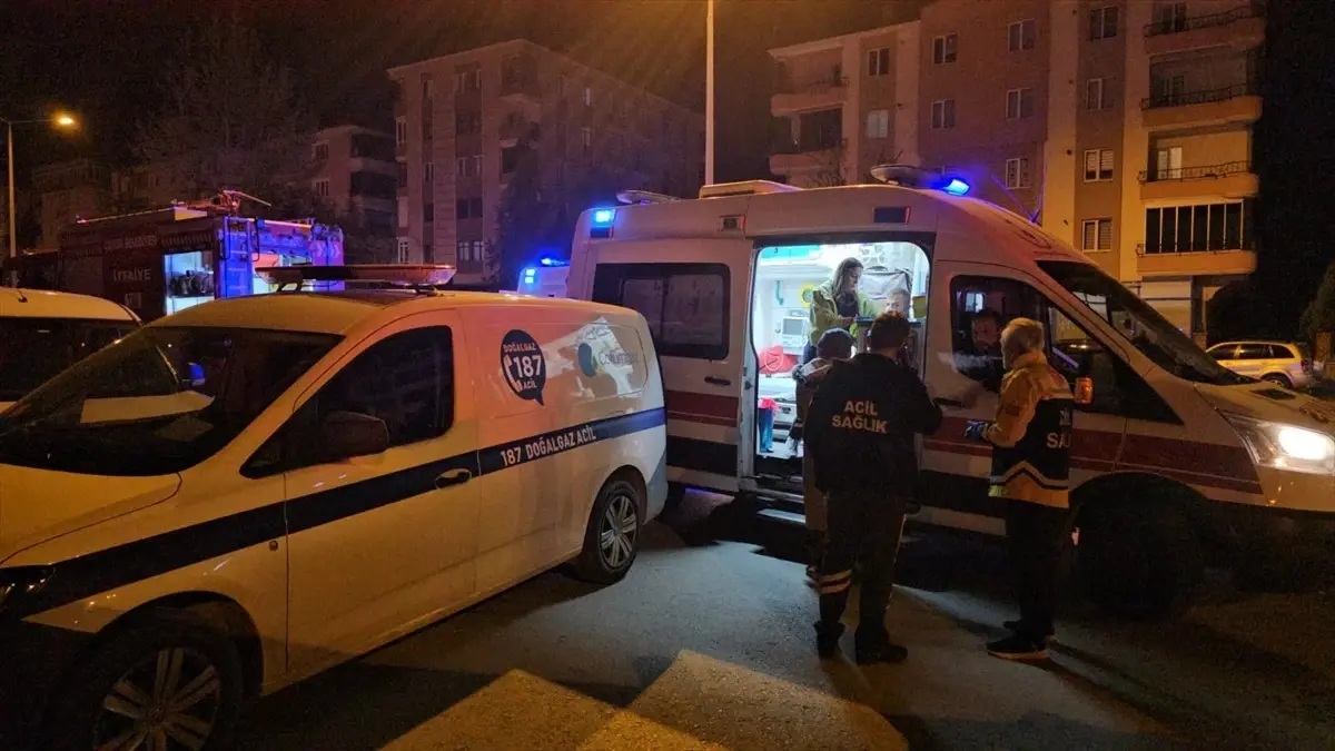 Çorum'da Bina Yangını: 6 Kişi Dumandan Etkilendi