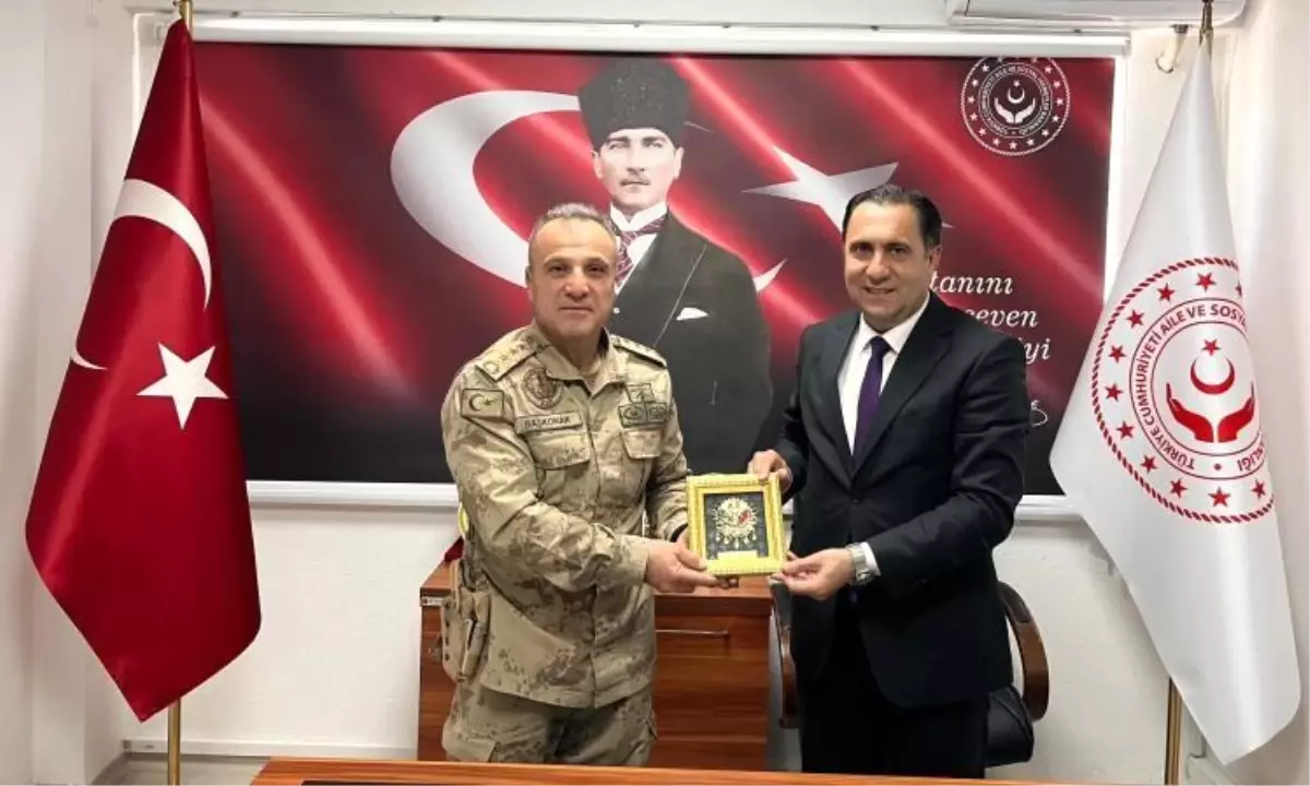 Jandarma Komutanı'ndan Sosyal Hizmetler Ziyareti