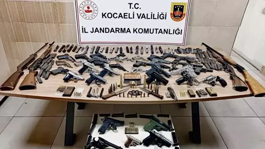 Derince'de Ruhsatsız Silah Operasyonu