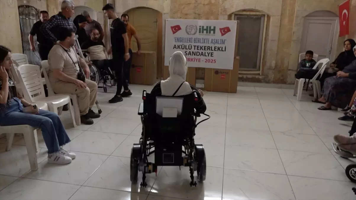 İHH'dan Engellilere Akülü Sandalye Desteği