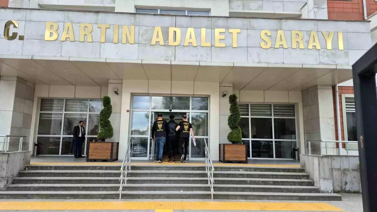 Bartan'da Aranan Zanlı Baza Altında Yakalandı