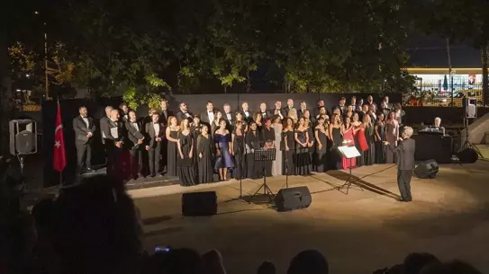 19 Mayıs İçin Görkemli Konser