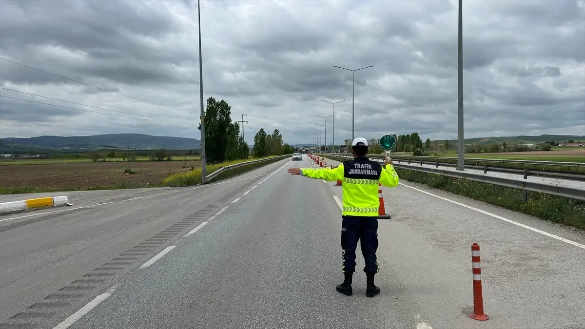Çorum'da Jandarmadan Emniyet Kemerine Farkındalık