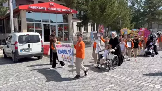 Sarıkamış'ta Engelli Bireylere Destek Yürüyüşü