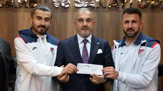 Elazığspor'a 10 Milyon Lira Bağış