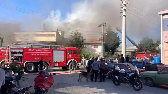 Isparta'da Oyuncak Dükkanında Yangın