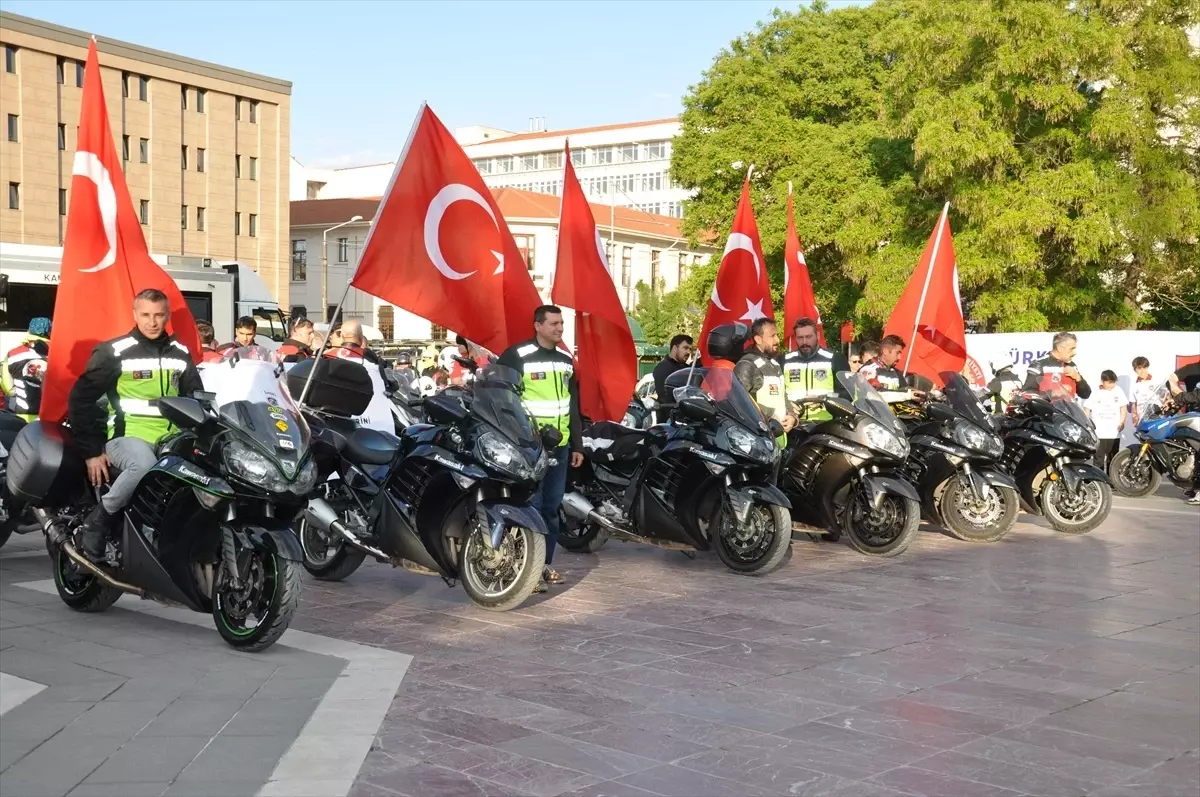 Eskişehir'de Askeri Kortej Düzenlendi