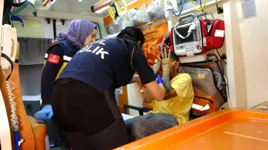 Antalya'da Alkollü Sürücü Kaza Yaptı