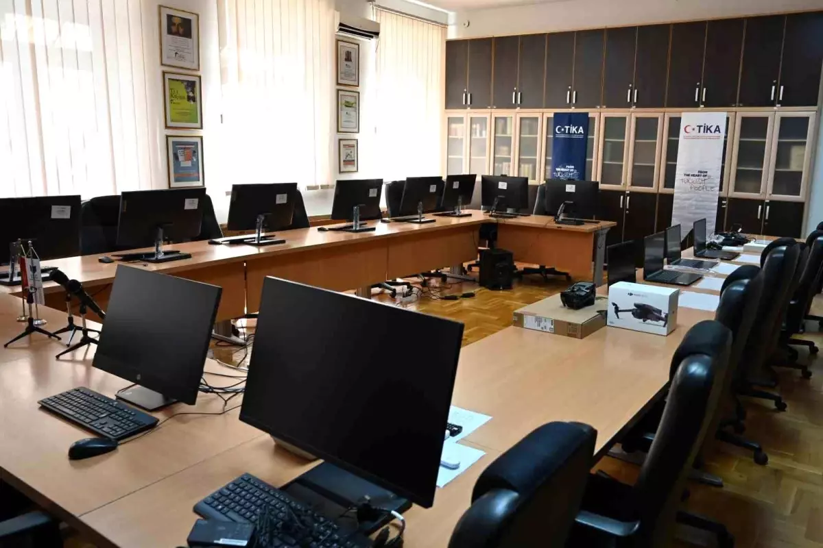 TİKA, Karadağ Üniversitesi'ne Destekte Bulundu