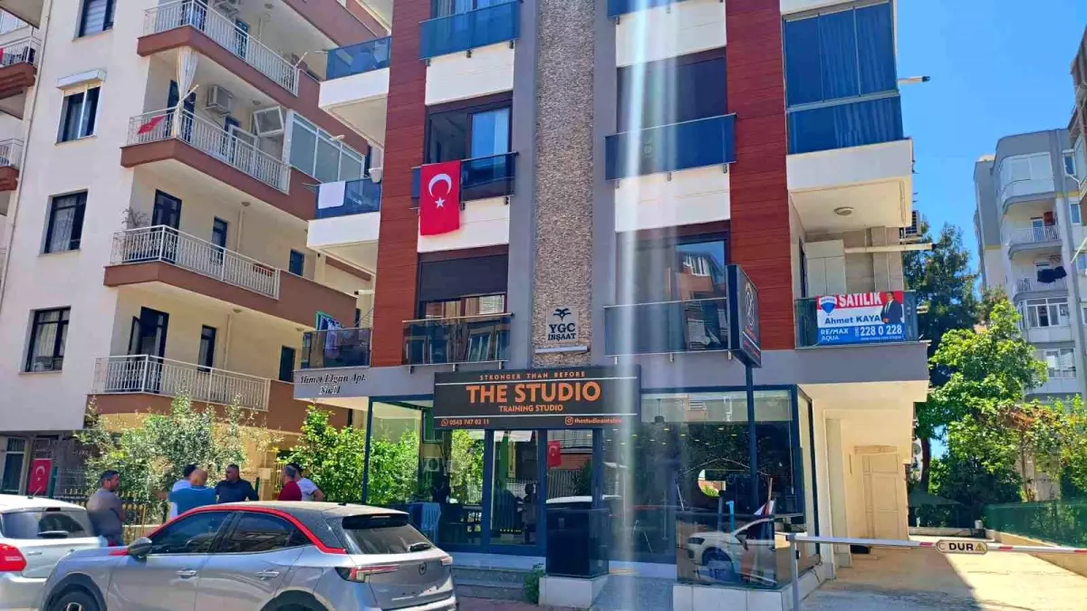 Antalya'da Oğlunu Uyuyorken Bulan Anne Şokta