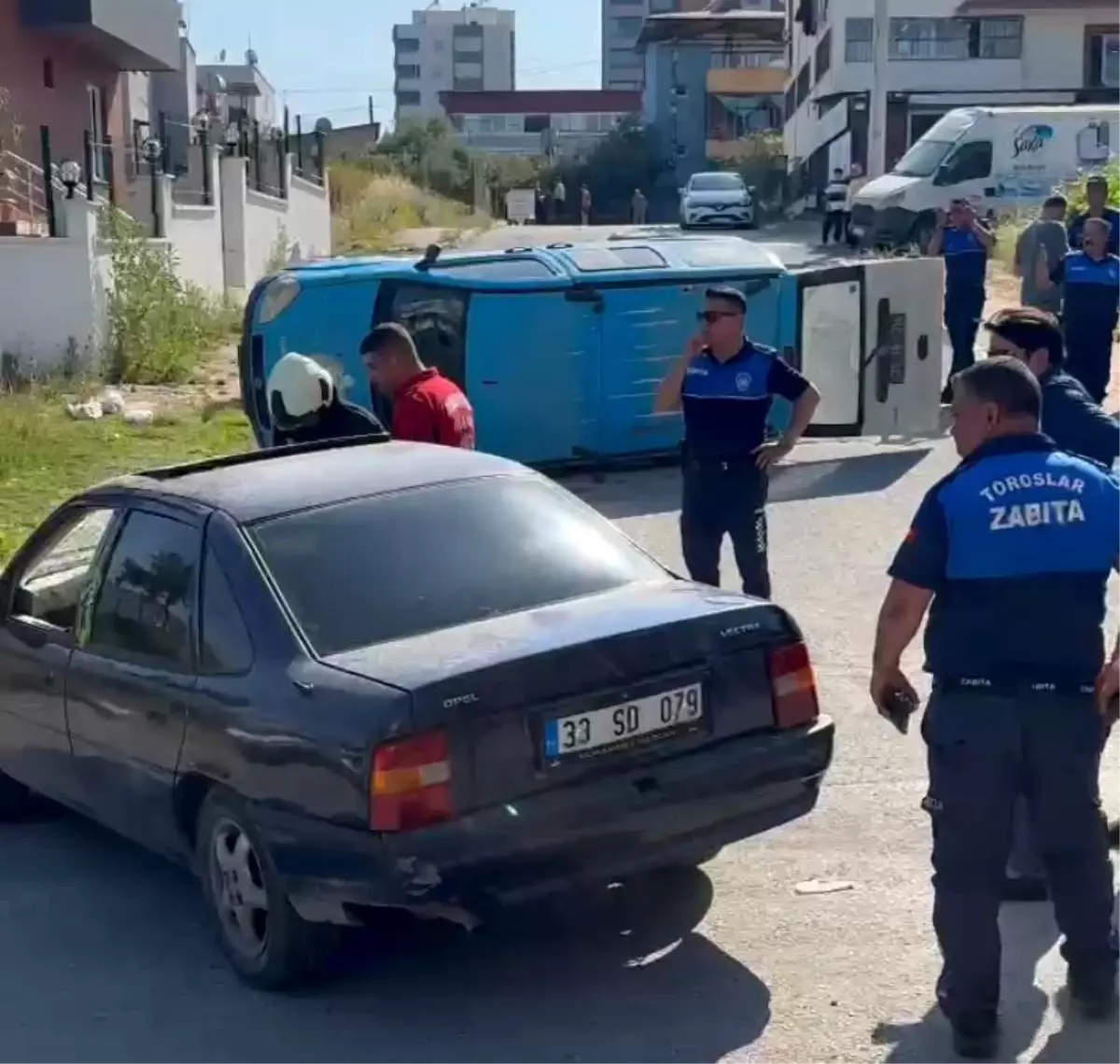Mersin'de Zabıta Aracına Çarpan Otomobilin Sürücüsünün Ehliyeti Motosiklet İçin
