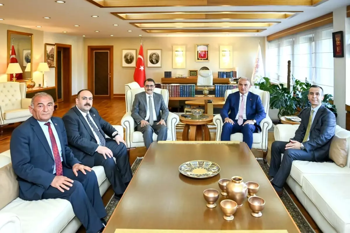 Milletvekili Dönmez ve Belediye Başkanları, Kültür ve Turizm Bakanı Ersoy'u Ziyaret Etti