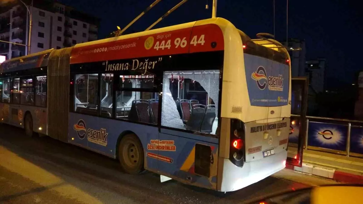 Malatya'da Trambüs-Kamyonet Kazası
