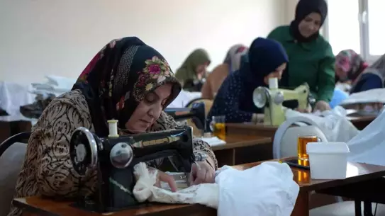 Bayburtlu Kadınlar Beyaz İş Nakışlarıyla Ekonomiye Katkı Sağlıyor