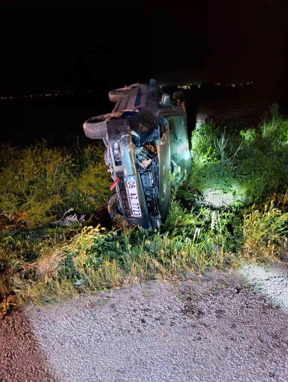 Afyonkarahisar'da Kaza: Bir Ölü, İki Yaralı