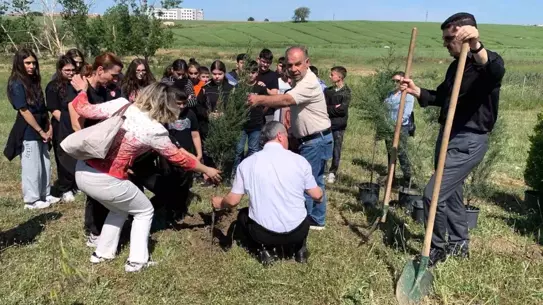 Asya Önel İçin Fidan Dikimi