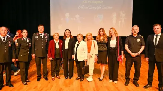 Yalova'da Aile İçi Şiddete Dikkat Çeken Tiyatro Gösterimi