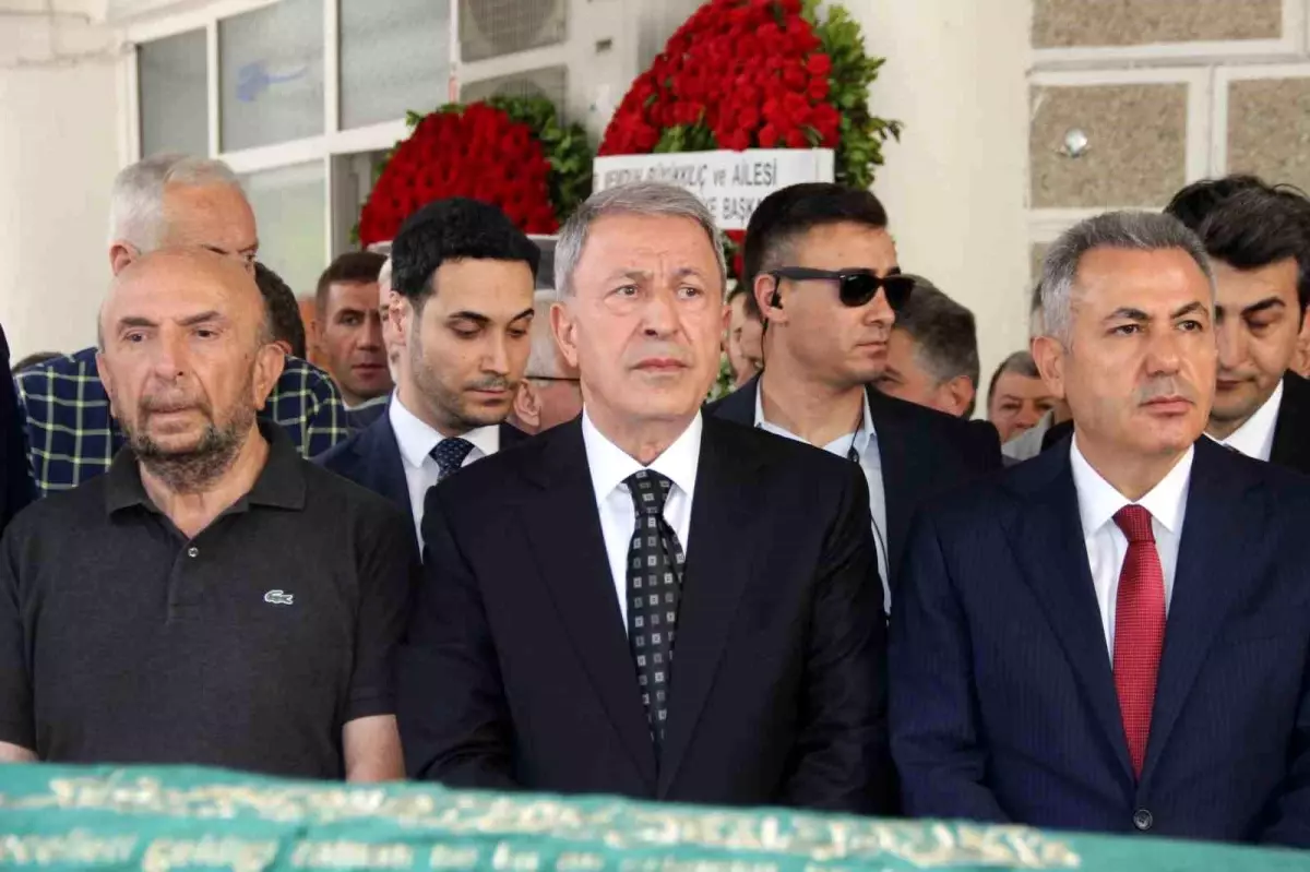 Hulusi Akar'ın Kayınvalidesi Defnedildi