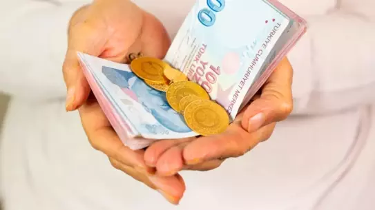 Altın fiyatları iki haftanın zirvesine yükseldi