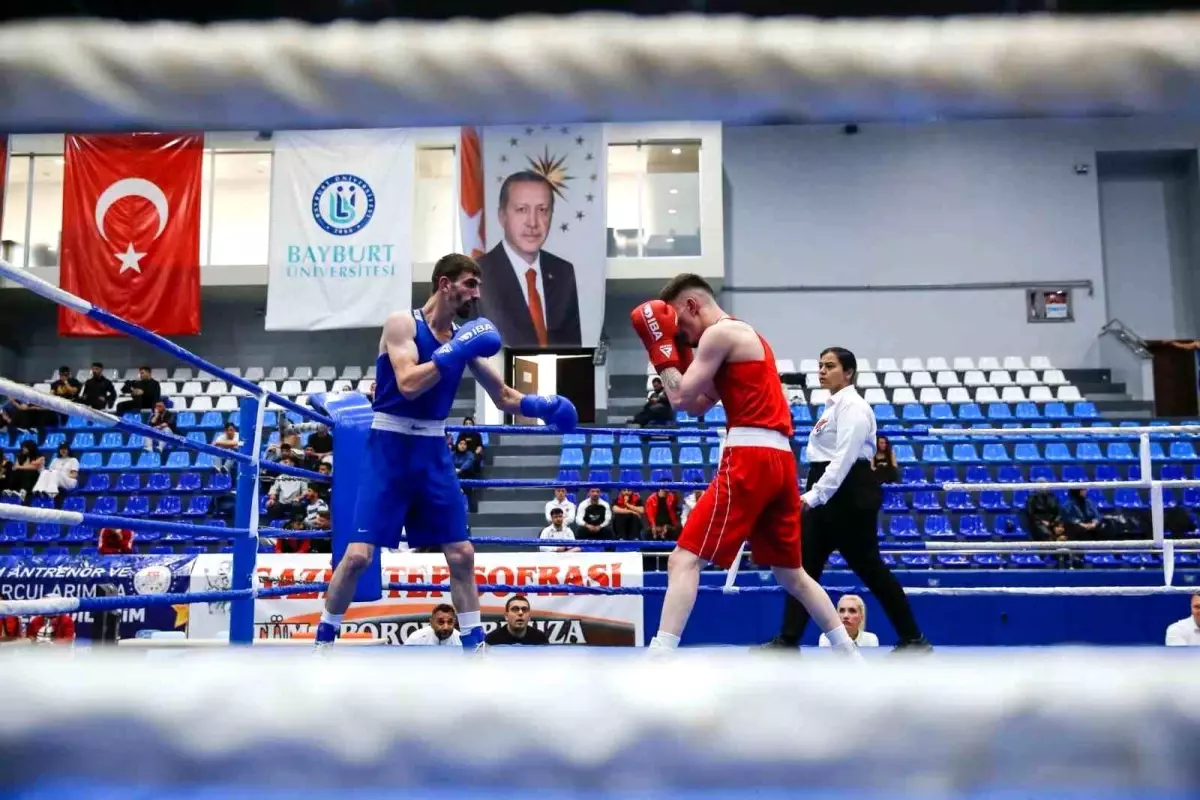 Bayburt'ta Boks Turnuvası Düzenlendi