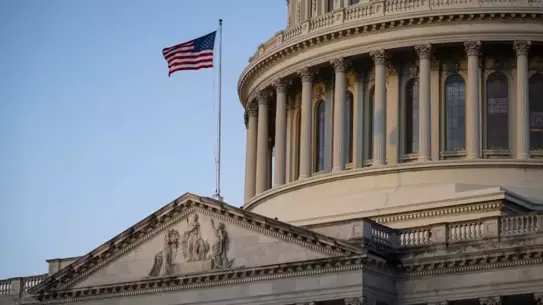 California'da Benzinli Araç Satışına Yasak Engellendi