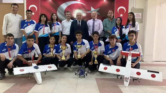 Alaşehir İmam Hatip Lisesi Model Roket Şampiyonu