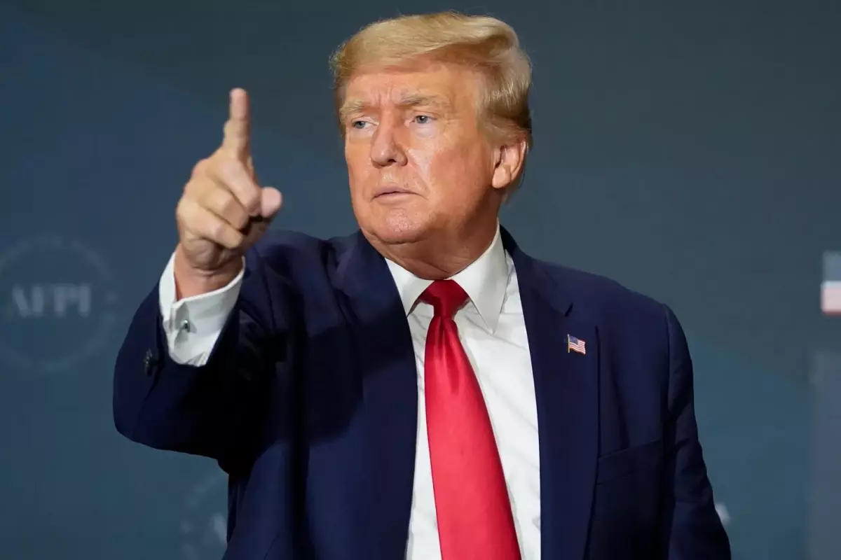 Trump: Avrupa Birliği'nden gelen ürünlere 1 Haziran itibarıyla yüzde 50 oranında doğrudan bir gümrük vergisi uygulanmasını öneriyorum