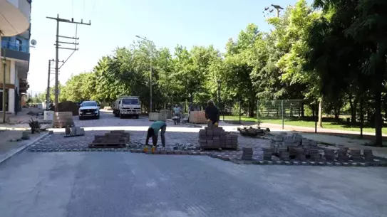 Turgutlu'da Üstyapı Yenileme Çalışmaları Devam Ediyor