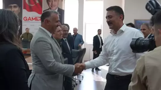 Eski Vali Tekbıyıkoğlu Tunceli'den Ayrıldı