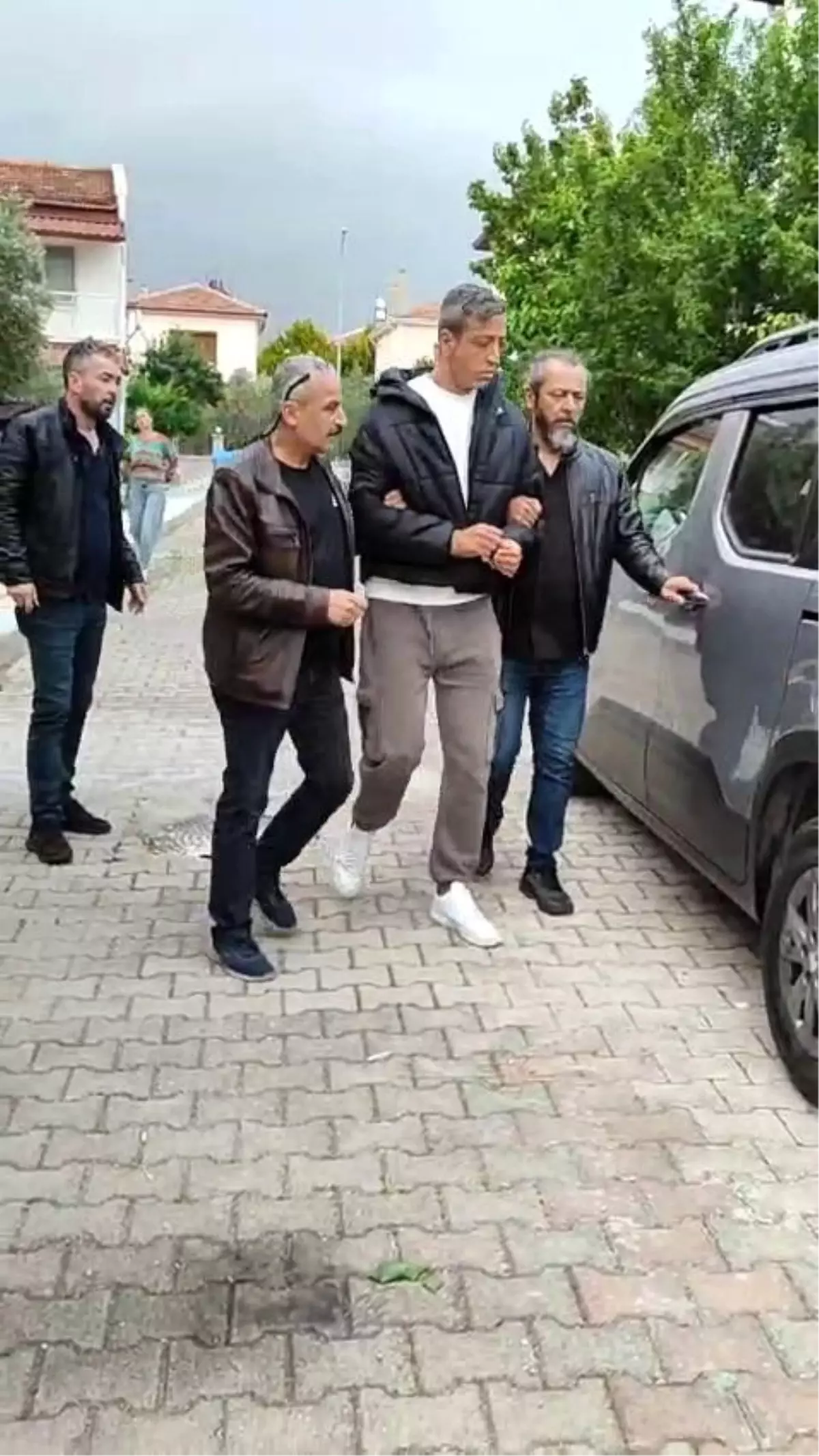 Aranan Şahıs İzmir'de Yakalandı