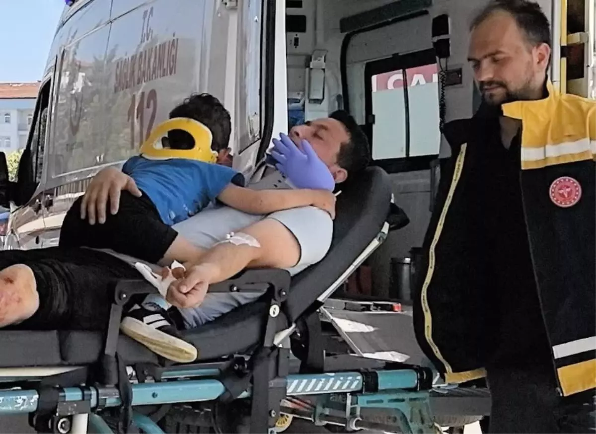 İnegöl'de Motosiklet Kazası: 2 Çocuk Yaralı