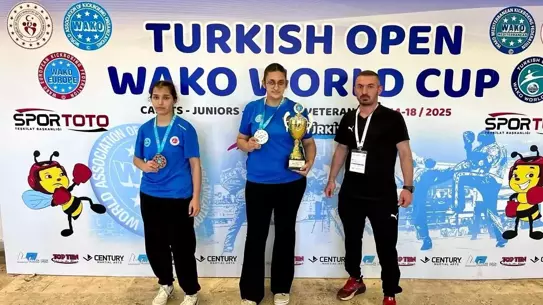 Çayırova Sporcuları Antalya'da Dünya Kupası'nda Altın ve Gümüş Madalya Kazandı