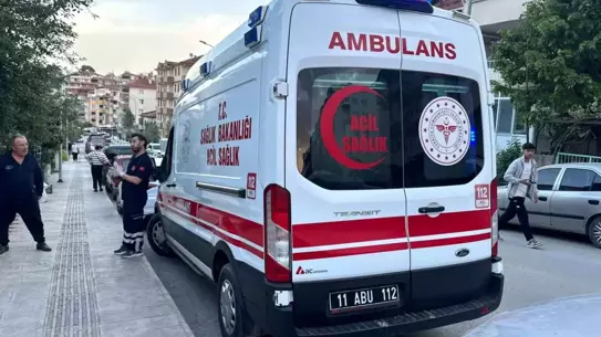 Bilecik'te Motosiklet ile Bisiklet Çarpıştı