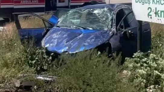 Afyonkarahisar'da Takla Atan Araçta 2 Yaralı