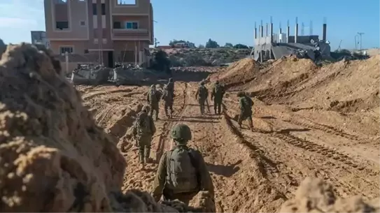 İsrail Ordusu Gazze'ye Girdi