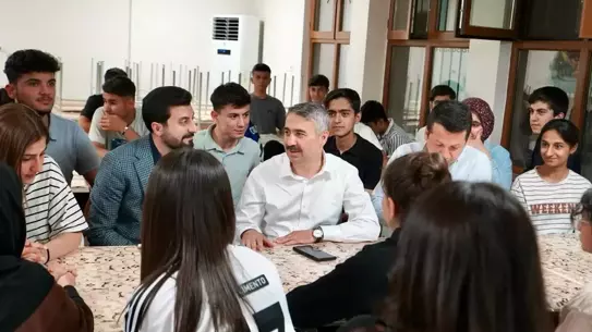 Gençlerle Adalet ve Bilim Üzerine Söyleşi