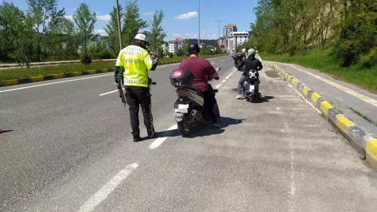 Kastamonu'da Motosikletle Tehlikeli Hareketler