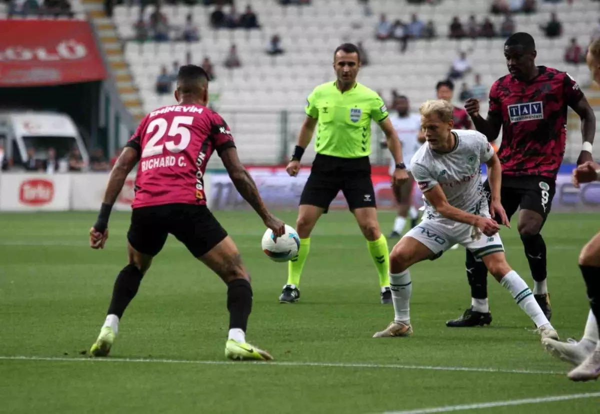 Alanyaspor İlk Yarıda Farkı Açtı