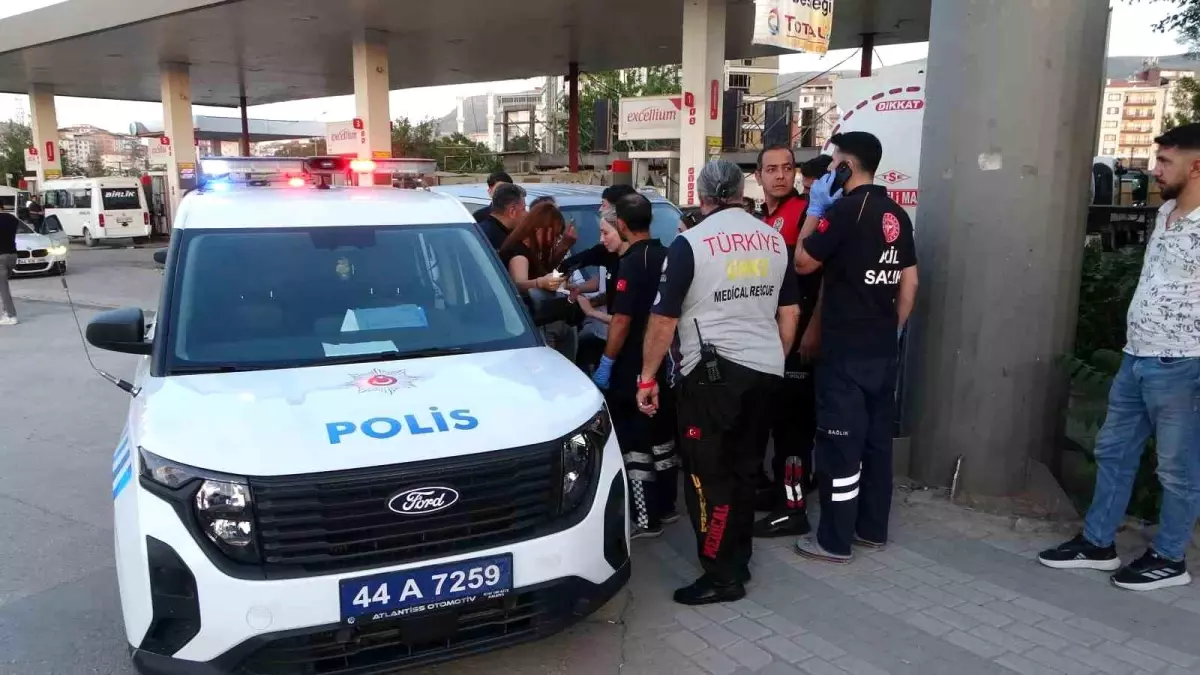 Malatya'da Otobüste Bıçaklı Kavga: 2 Kadın Yaralandı