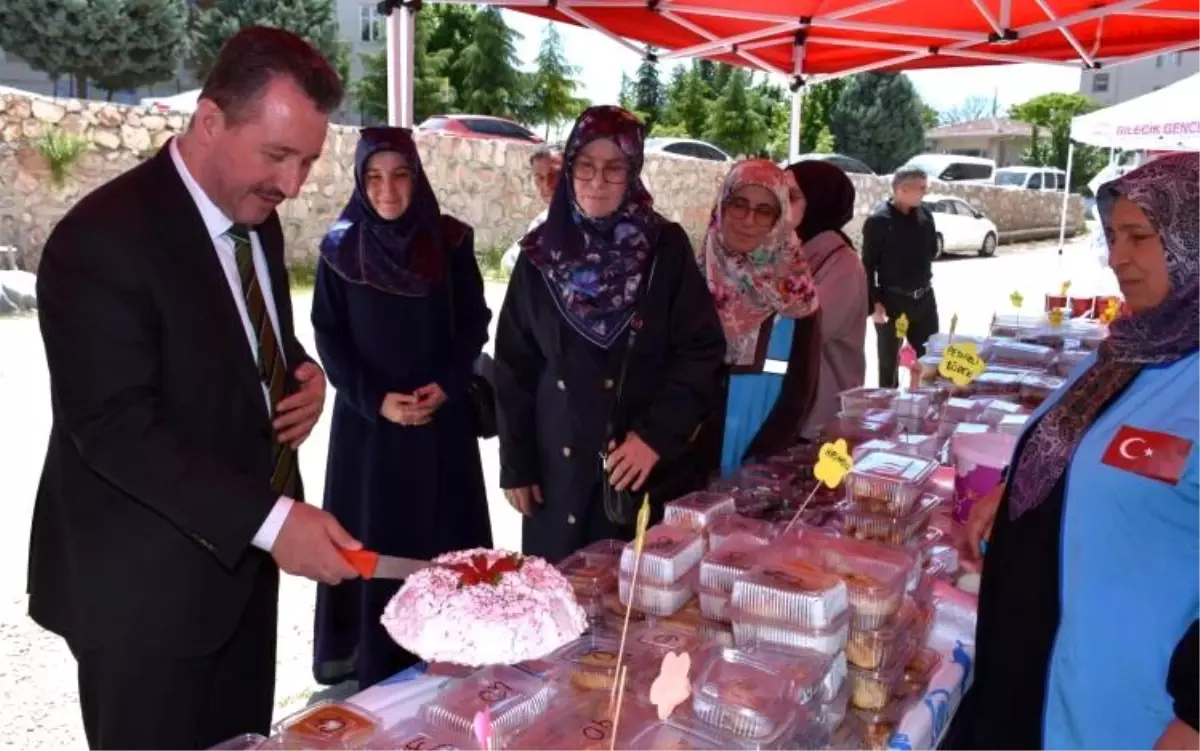 Bilecik'te Hayır Çarşısı Kuruldu