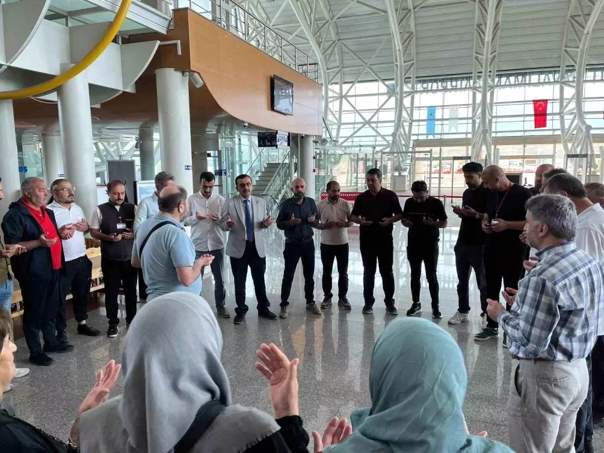Erzincan'dan Hacı Adayları Uğurlandı