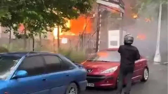 Esenyurt'ta Kafe Yangını Büyüdü
