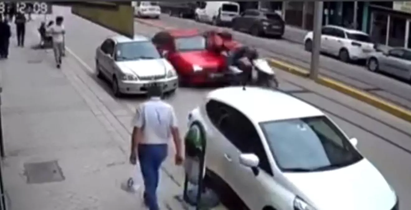 Eskişehir'de Motosikletli Kurye Kazası